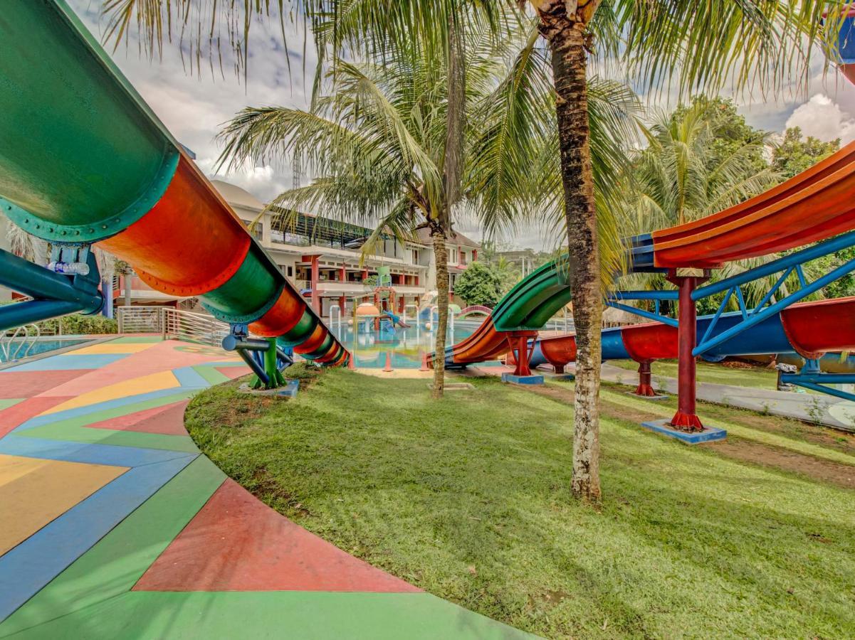 Oyo 89997 Hotel Bumi Kedaton Waterpark Bandar Lampung Exterior foto